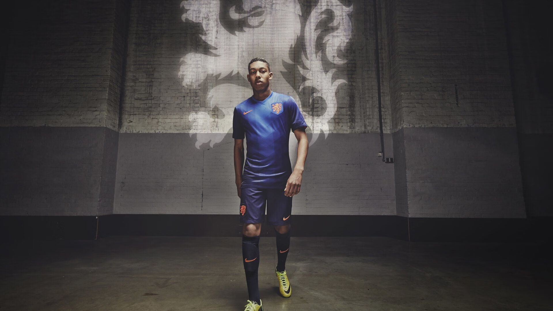 开云体育视频直播-伯恩利反击锐利，克拉文公园再现辉煌，克拉文庄园